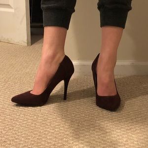 Steve Madden Burgundy Pumps